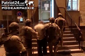 [VIDEO] Bestialsko pobił mężczyznę - usłyszał zarzut usiłowania zabójstwa
