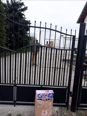 [VIDEO] Do uwięzionej w swoim domu 4-letniej córeczki, w dniu jej urodzin, Robert M. nie dopuścił matki. Czy kierownik OZSS w Radomiu Anna Dudnik da się dziś nabrać na jego agresywne kłamstwa i dopuści do porwania drugiego dziecka?