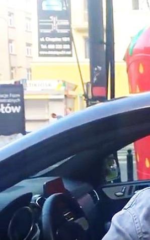 [VIDEO] PATRIOT24 EXCLUSIVE: Zaskoczony Rutkowski dowiaduje się o zaproszeniu go przez Tomasza Kammela, by zaśpiewał w Opolu!