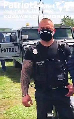 [VIDEO] Setki wolontariuszy, ślady bosych stóp i silna reakcja psa zaginionego Piotra Nowarkiewicza!