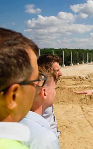 [VIDEO] Jedna droga, tysiące nowych możliwości – premier z wizytą na budowie Via Carpatia