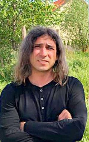 [VIDEO] Inwestorzy ze Smolca pod Wrocławiem gnębieni przez sąsiada, też inwestora. Tworzy śmietnisko, zagrożenie dla zdrowia dzieci, ryzyko pożarowe w centrum osiedla. I bezkarnie, absurdalnie obchodzi prawo!