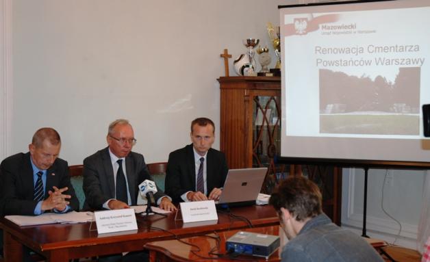 Największy cmentarz wojenny w Warszawie doczekał sie renowacji