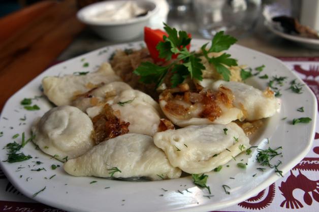 Pierogi i karp to ulubione świąteczne potrawy Polaków