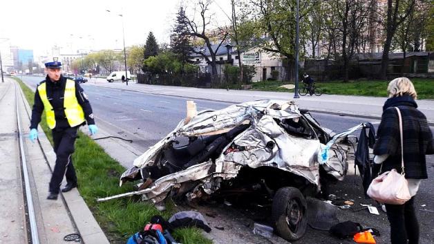 [FOTO] Makabryczny wypadek w Łodzi! Policja szuka świadków