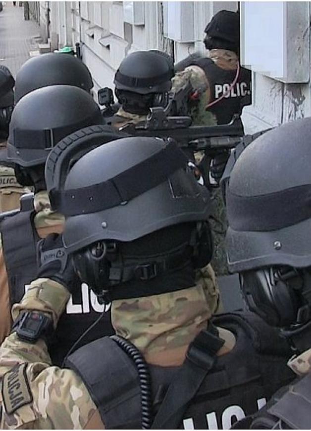 [VIDEO] Zatrzymania członków zorganizowanej grupy przestępczej zajmującej się prowadzeniem agencji towarzyskich w Poznaniu