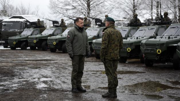 [VIDEO] Pojazdy Żmija rozpoczynają służbę w Wojsku Polskim. Pierwsze 25 sztuk trafia do żołnierzy na polsko-białoruskiej granicy 